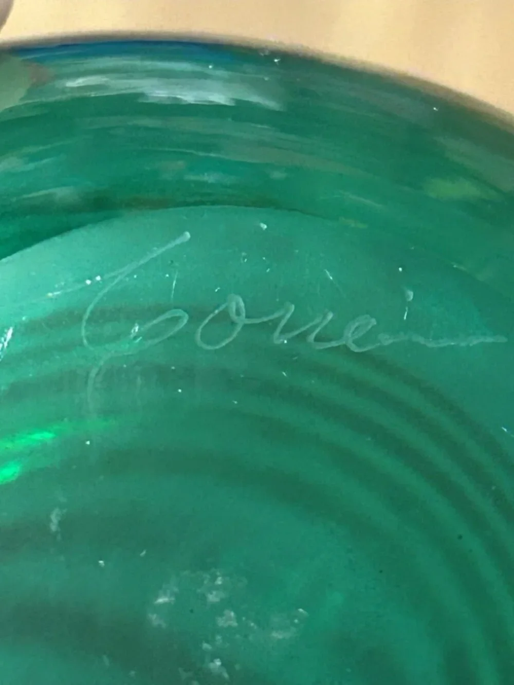 Steve Correia Iridescent Pulled Feather Art Glass Vase VM 3.88.5 Signed